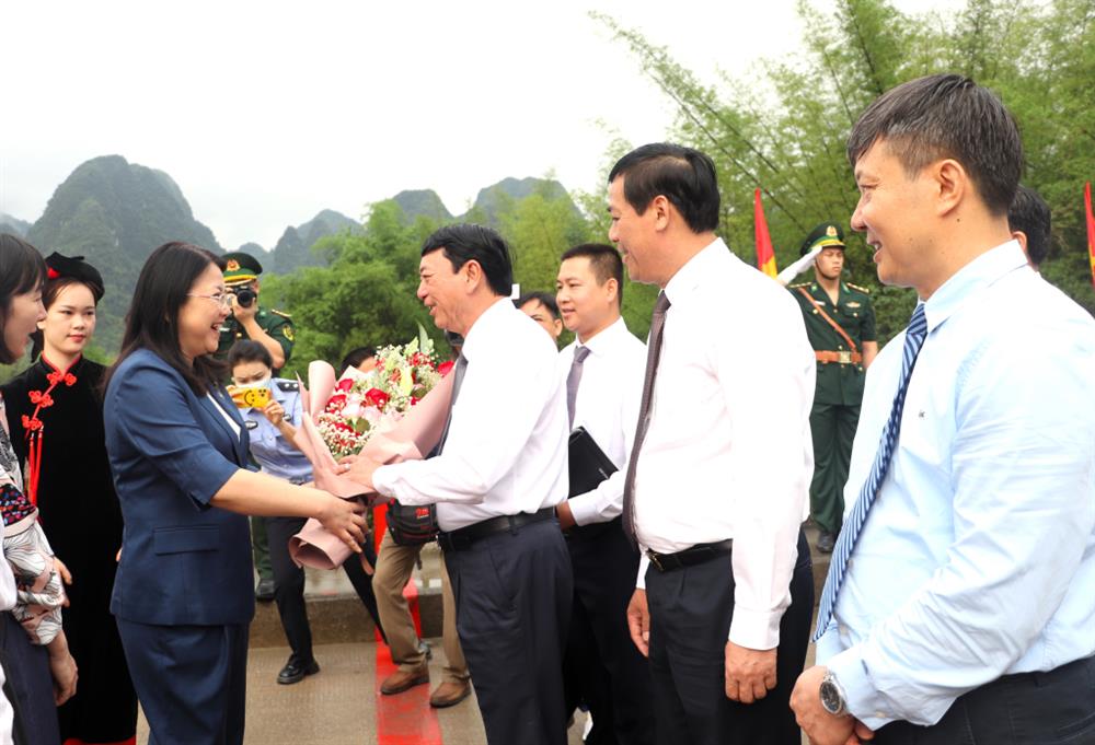Hội đàm giữa đoàn đại biểu tỉnh Cao Bằng và thành phố Sùng Tả, Quảng Tây (Trung Quốc)